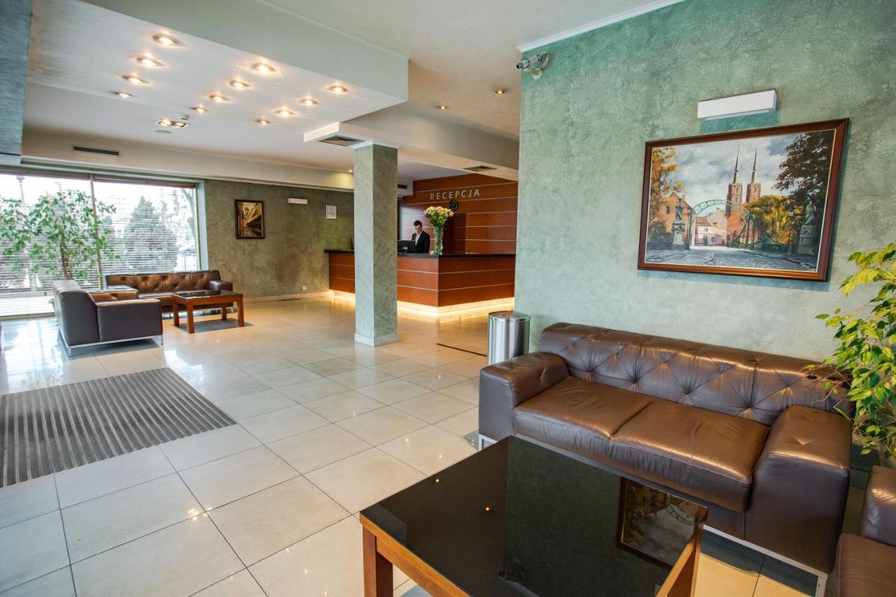Business Hotel Vega Wroclaw Exterior photo