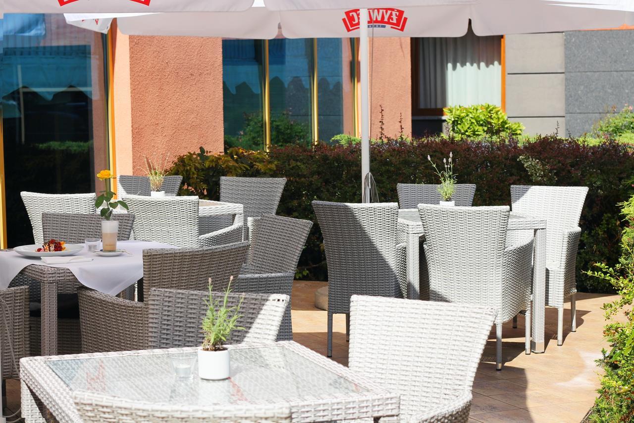 Business Hotel Vega Wroclaw Exterior photo
